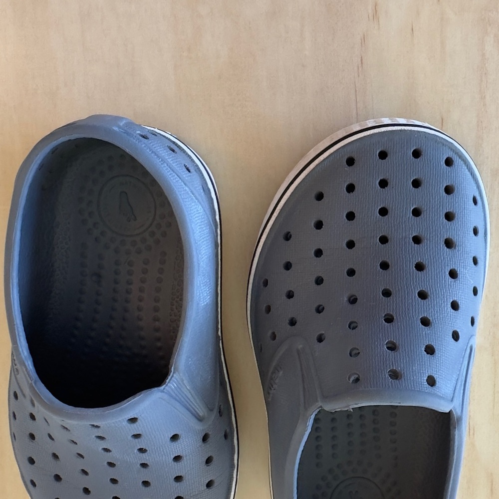 Kids Slip on Natives